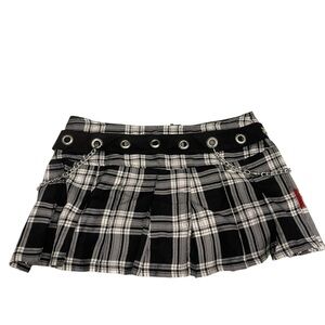 Tripp NYC punk Black and White Plaid Mini Skirt with Chain Accent Size: L